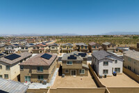 Alicante in Victorville, CA - Foto de edificio - Building Photo