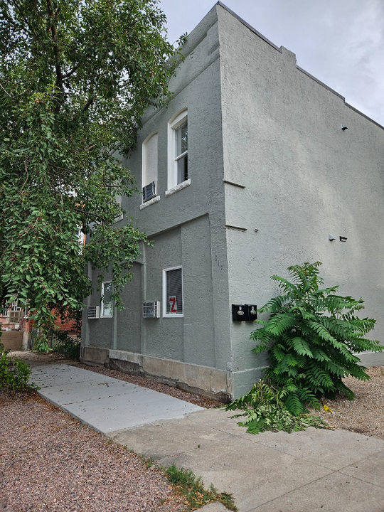 817 E B St in Pueblo, CO - Building Photo