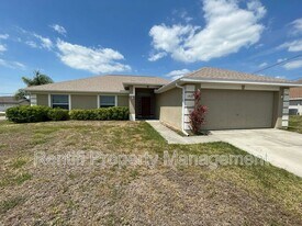 1821 SW 22nd Ln in Cape Coral, FL - Building Photo