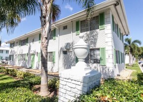 1801 NE 62nd St, Unit 105 in Fort Lauderdale, FL - Building Photo