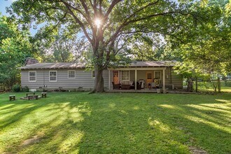 1831 N Greenvalley Ave in Fayetteville, AR - Building Photo - Building Photo