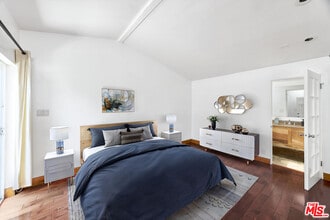 1141 Cabrillo Ave in Los Angeles, CA - Building Photo - Building Photo