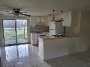 4 Dr Knapp Rd S, Unit 4 in Newark Valley, NY - Building Photo - Building Photo