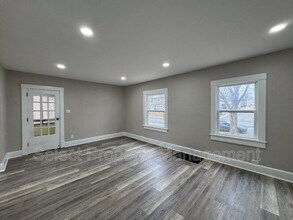 2927 Hoagland Ave in Fort Wayne, IN - Building Photo - Building Photo