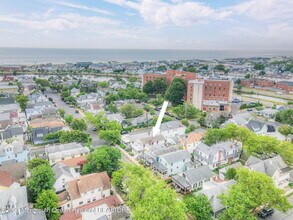 82 Franklin Ave in Ocean Grove, NJ - Building Photo - Building Photo
