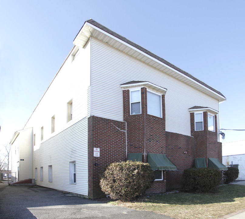 1140 Rt-33 in Neptune, NJ - Building Photo