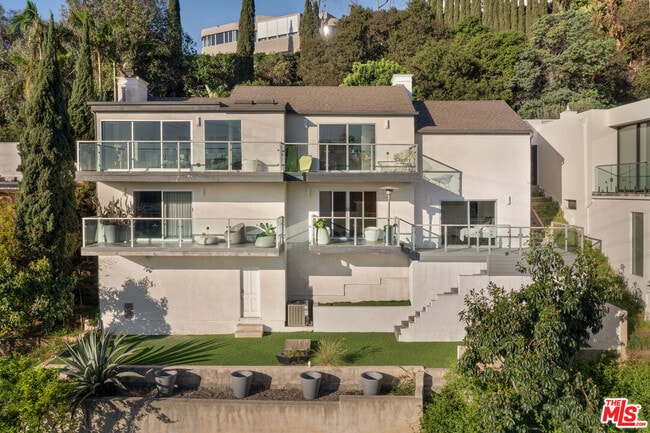 1430 Miller Dr in Los Angeles, CA - Building Photo - Building Photo