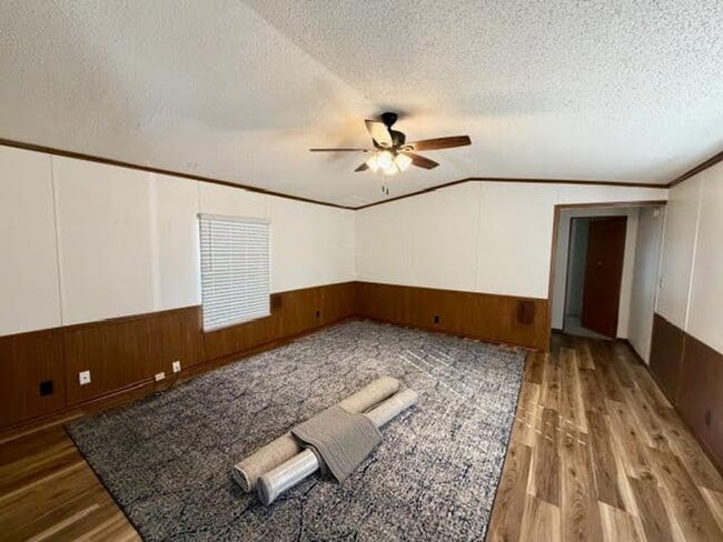 125 Burkhart Ln in China Spring, TX - Building Photo - Building Photo