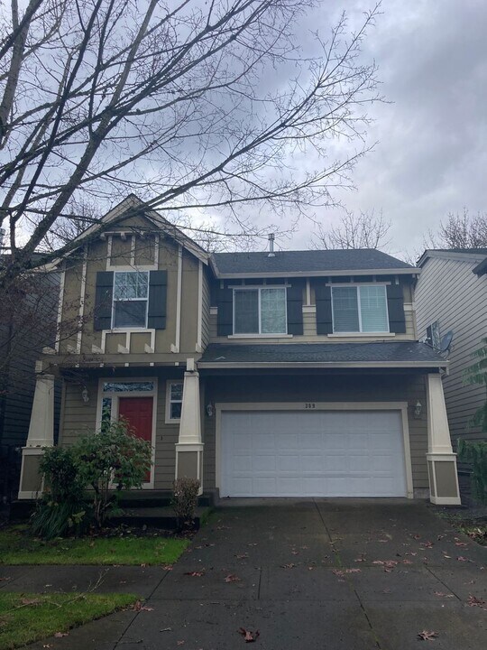 309 Oak Leaf St in Newberg, OR - Building Photo