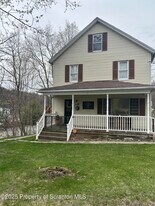 105 Willowbrook Rd in South Abington Township, PA - Building Photo