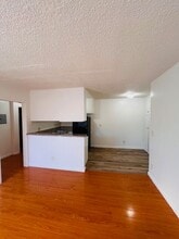 1260 Beachwood Dr in Los Angeles, CA - Building Photo - Building Photo