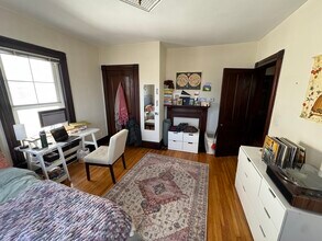 211 Holland St in Somerville, MA - Building Photo - Building Photo