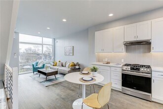 2202 E Fir St in Seattle, WA - Building Photo - Building Photo