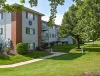 Grand Ridge in Cedar Rapids, IA - Foto de edificio - Building Photo