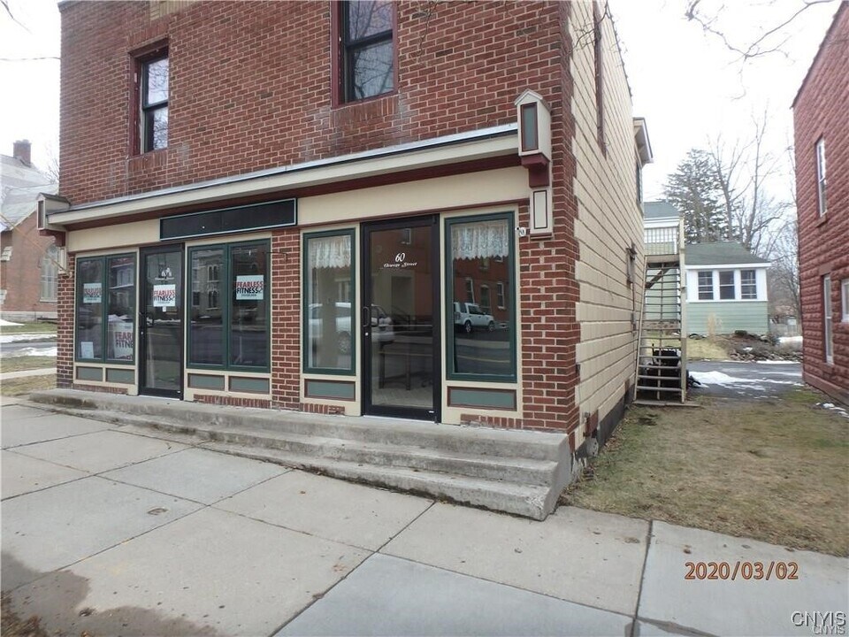 60 Oswego St in Baldwinsville, NY - Building Photo