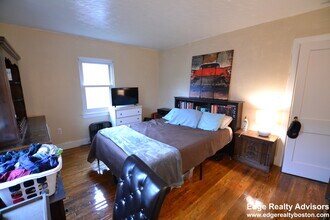 45 Beechcroft St, Unit 3 in Boston, MA - Building Photo - Building Photo