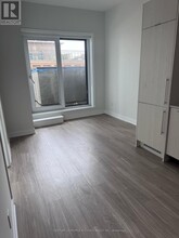 430-430 Square One Dr in Mississauga, ON - Building Photo - Building Photo