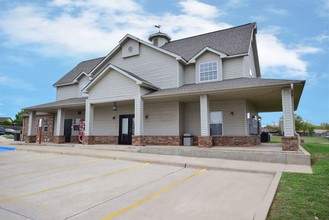 Lakeview of Ardmore in Ardmore, OK - Foto de edificio - Building Photo