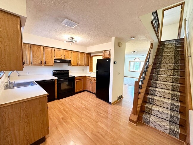 property at 222 S Ten Broeck St