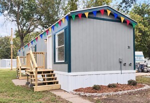 100 Arkansas St in Lawrence, KS - Building Photo