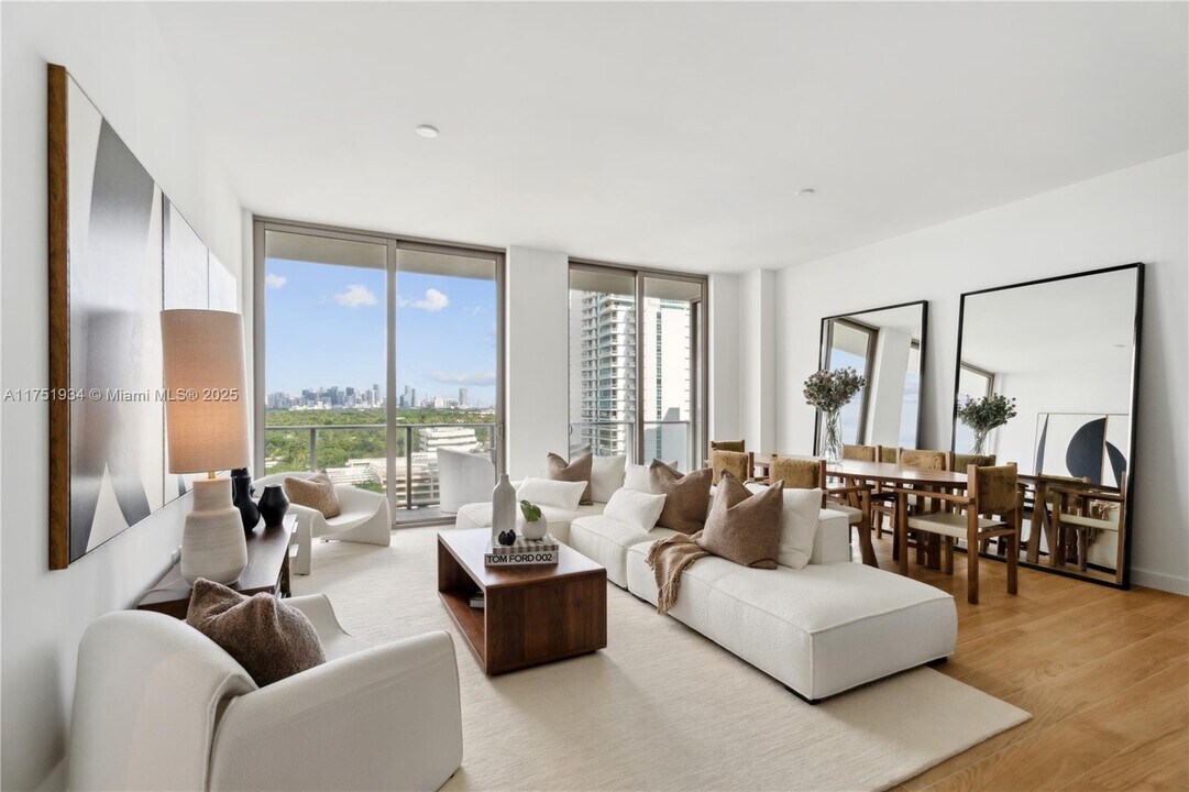2678 Tigertail Ave, Unit # 1202B in Miami, FL - Building Photo