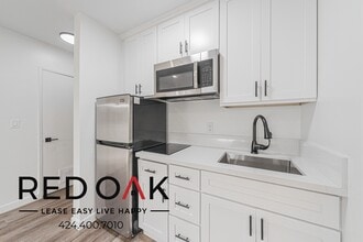 259 N Euclid Ave in Pasadena, CA - Foto de edificio - Building Photo