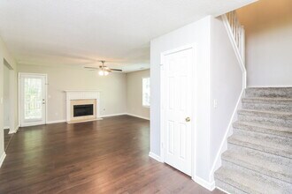 4125 Clarks Tr in Douglasville, GA - Building Photo - Building Photo