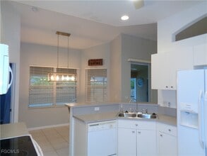 2830 SW 35th Ln in Cape Coral, FL - Building Photo - Building Photo