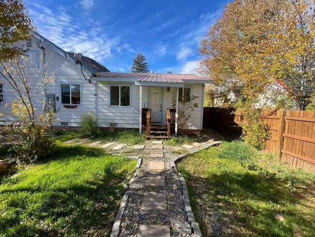 property at 146 E 4th Ave