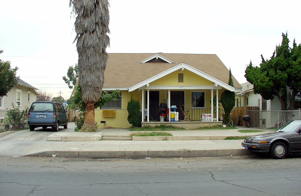 617 E Walnut in Santa Ana, CA - Building Photo