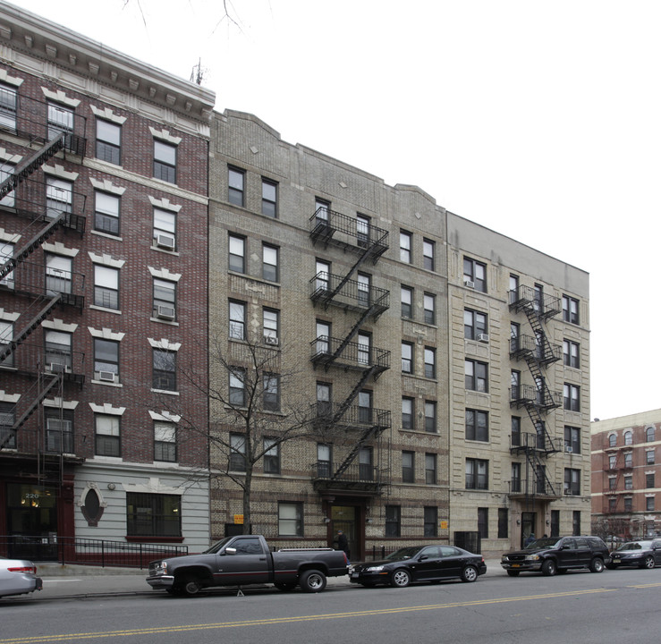 216 Bradhurst Ave in New York, NY - Building Photo