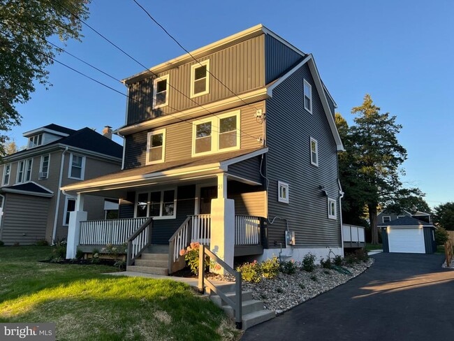 property at 21 Manor Rd