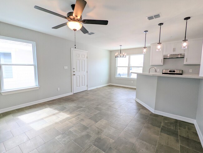 2209 Multi National, Unit #A in Harlingen, TX - Building Photo - Building Photo