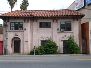 2719-2723 W Sunset Blvd in Silver Lake, CA - Building Photo - Building Photo