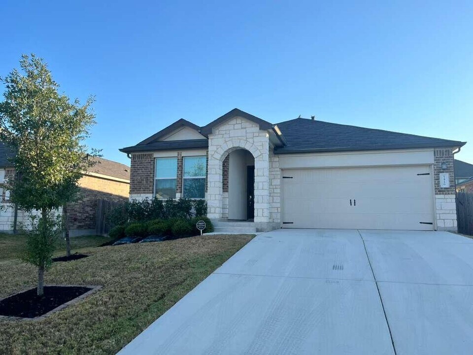 5416 Bellissima Way in Round Rock, TX - Building Photo