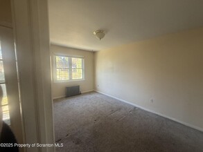1906 Farr St in Scranton, PA - Building Photo - Building Photo
