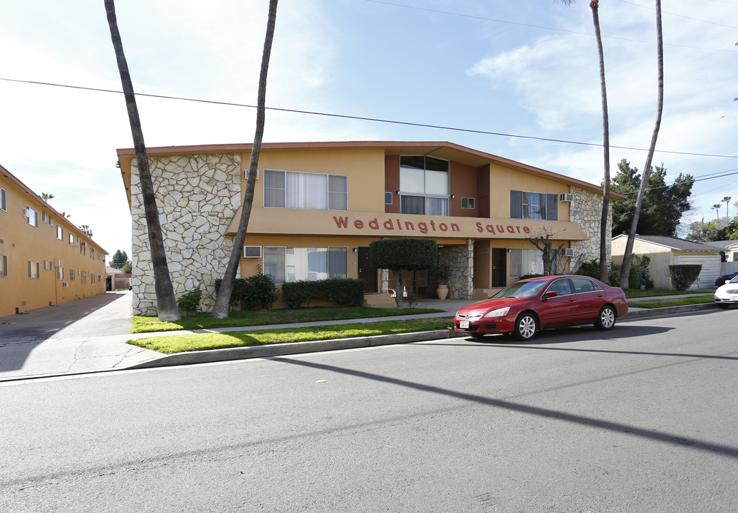 Weddington Square in Valley Village, CA - Foto de edificio