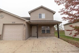 4004 Snowy Owl Dr in Columbia, MO - Building Photo