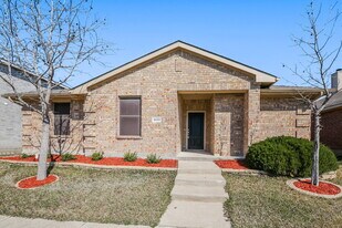1933 Indian Lilac Dr in Lancaster, TX - Building Photo