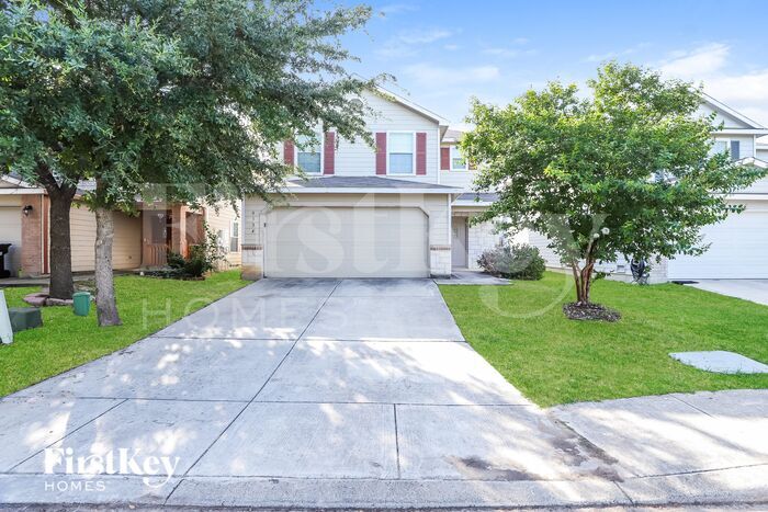 9334 Maple Silver in San Antonio, TX - Building Photo