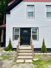 13 Winter St, Unit Apt#1 in Waterville, ME - Building Photo - Building Photo