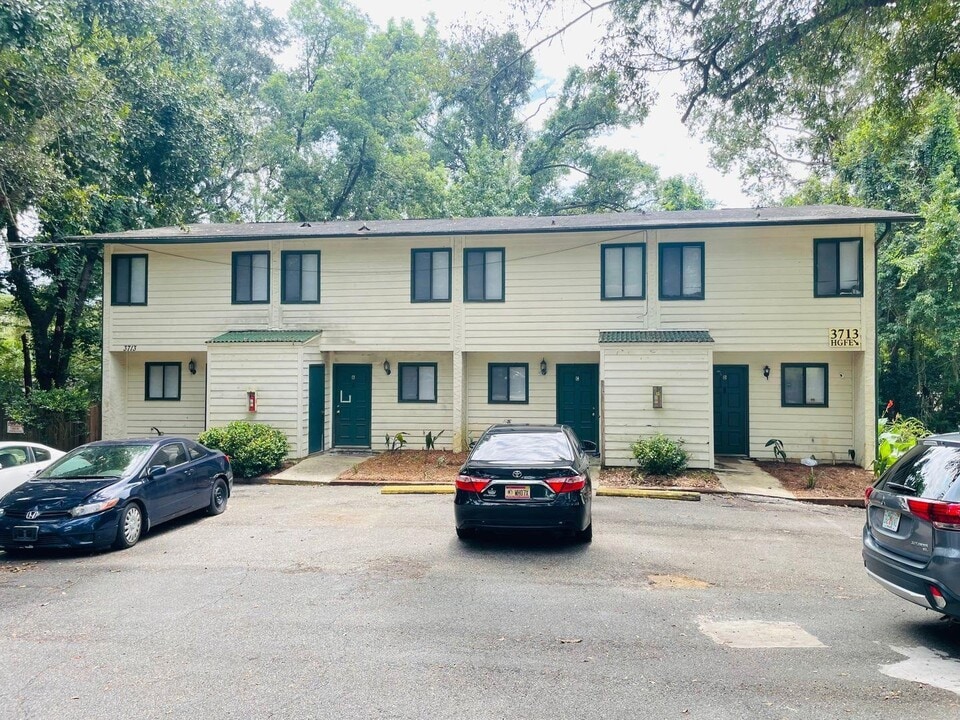 3713 Rock Brook Dr in Tallahassee, FL - Building Photo