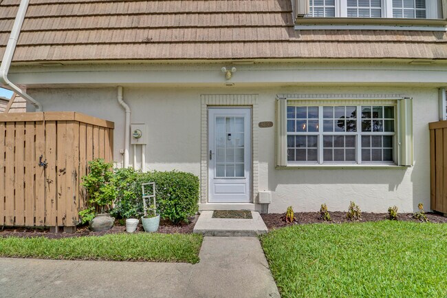 4280 Hazel Ave in Palm Beach Gardens, FL - Building Photo - Building Photo