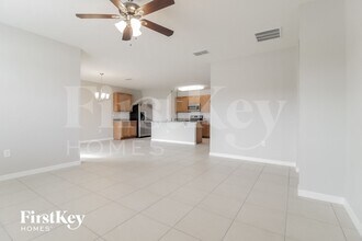 325 Aberdeen Dr in Davenport, FL - Building Photo - Building Photo