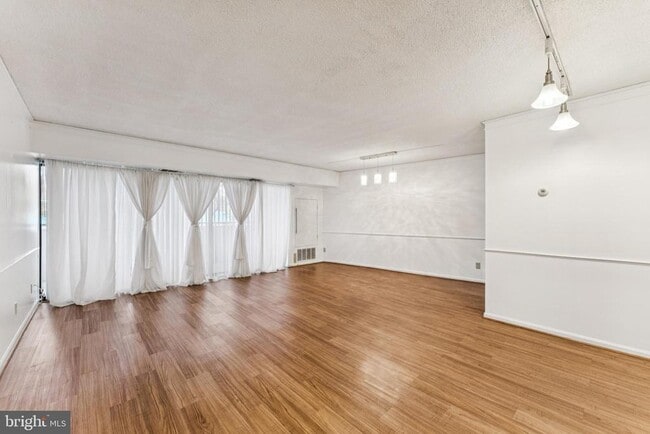 5300 Columbia Pike in Arlington, VA - Building Photo - Building Photo