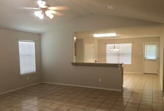 806 Magnolia Bend in San Antonio, TX - Foto de edificio - Building Photo