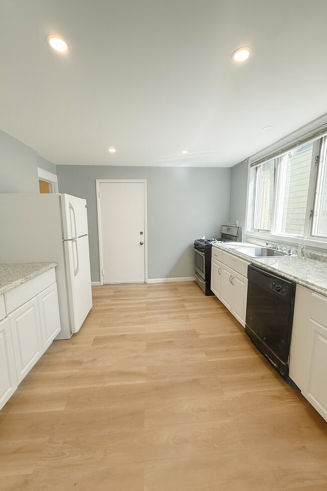 1815 Highland Ave, Unit 1 in Troy, NY - Building Photo - Building Photo