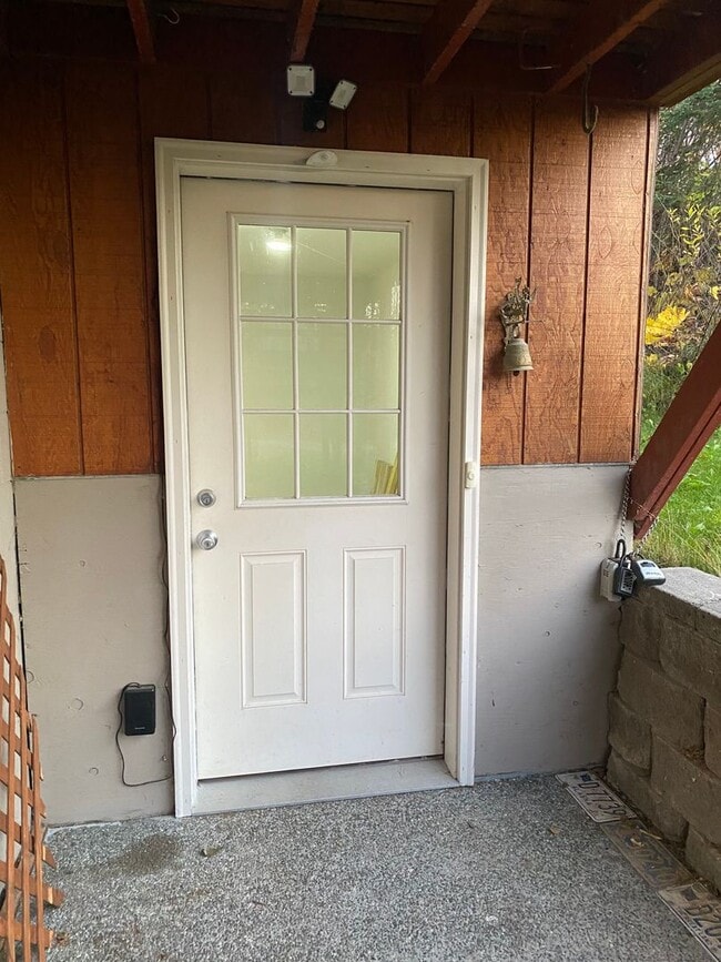 21808 Robin Dr in Anchorage, AK - Building Photo - Building Photo