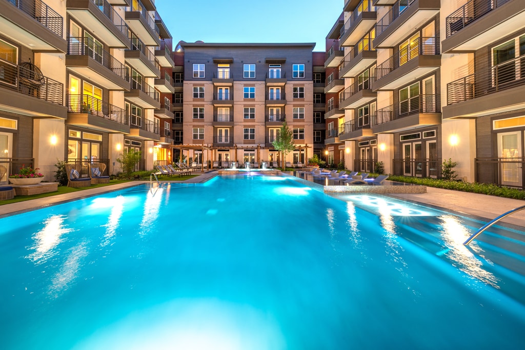 Cornell Midtown in Dallas, TX - Foto de edificio