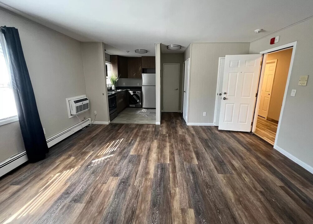119 N Wellwood Ave in Lindenhurst, NY - Building Photo
